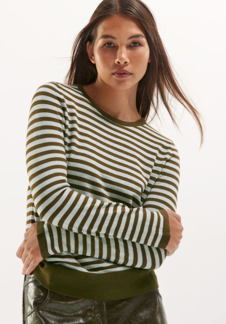  OLIVE GROEN