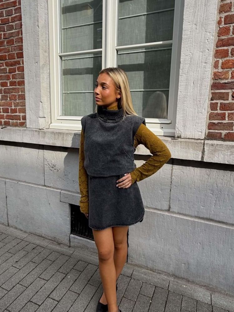944 CHARCOAL