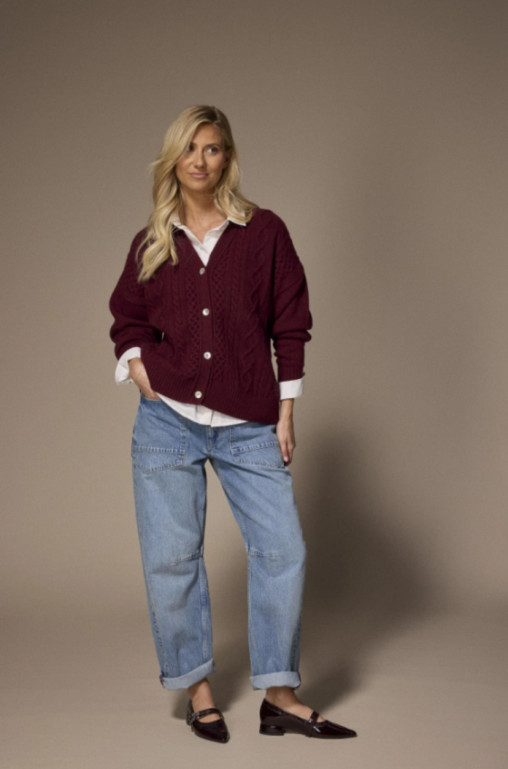  037 Burgundy