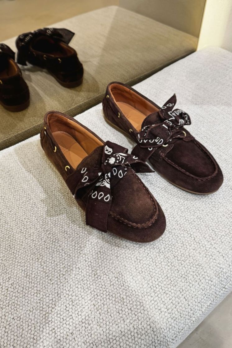  MARRON