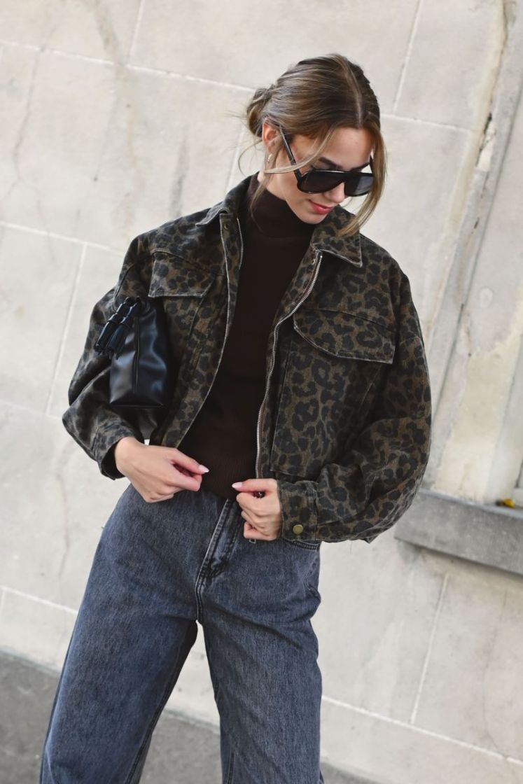  BROWN LEOPARD